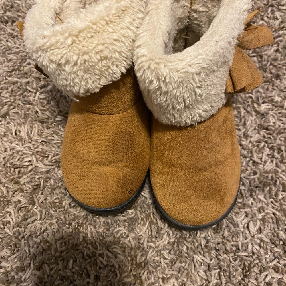 Toddler boots! - Picture 2 of 2